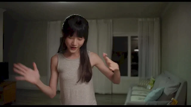 Photo 3 du film : A Girl at my Door