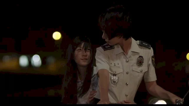 Photo 4 du film : A Girl at my Door