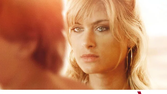 Affiche du film : Au plus près du soleil