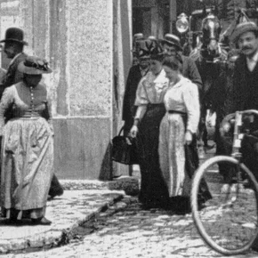 Photo du film : La Sortie des usines Lumière à Lyon