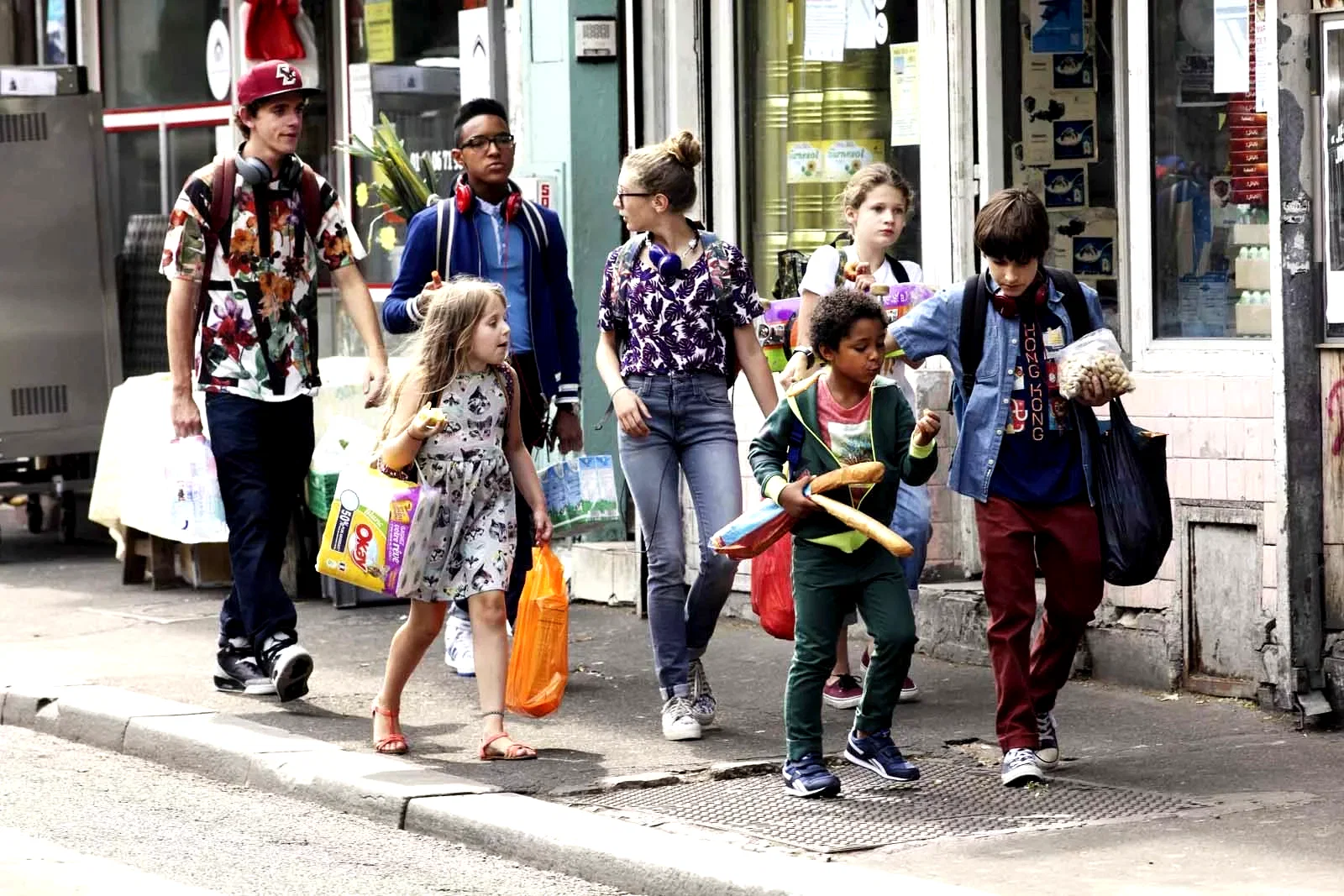 Photo 1 du film : C'est quoi cette famille ?!