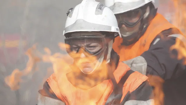 Photo 8 du film : Les hommes du feu