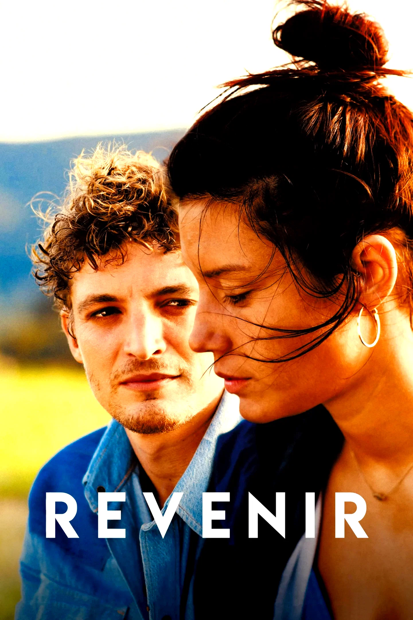 Affiche du film : Revenir