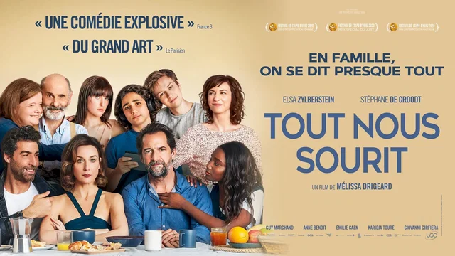 Affiche du film : Tout nous sourit
