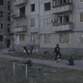 Photo du film : The Earth Is Blue As An Orange