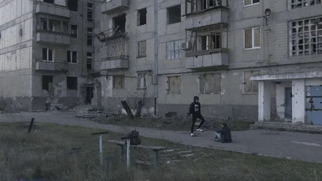 Photo 3 du film : The Earth Is Blue As An Orange