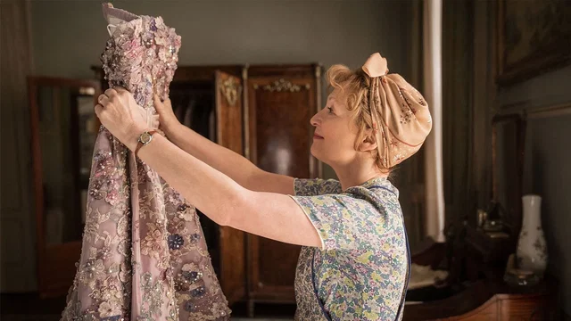 Affiche du film : Une robe pour Mrs Harris