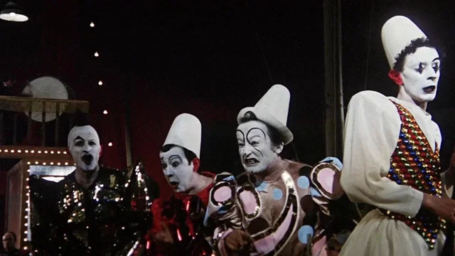 Photo 3 du film : Les clowns