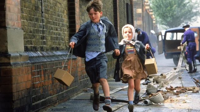 Photo du film : Hope and Glory : La guerre à sept ans