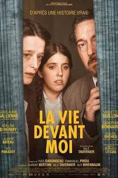 Affiche du film La Vie devant moi