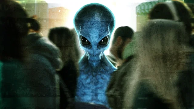Photo 2 du film : Aliens Living Among Us