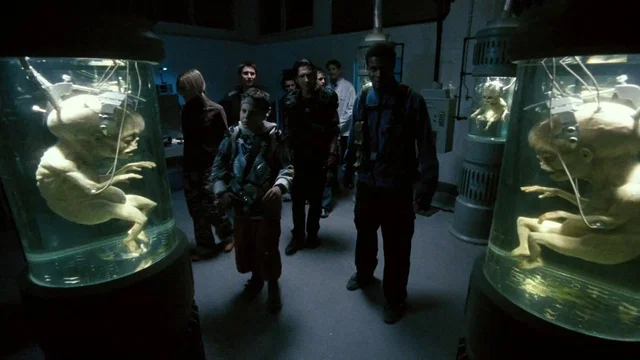 Photo 2 du film : Le Retour des morts-vivants 4 : Necropole