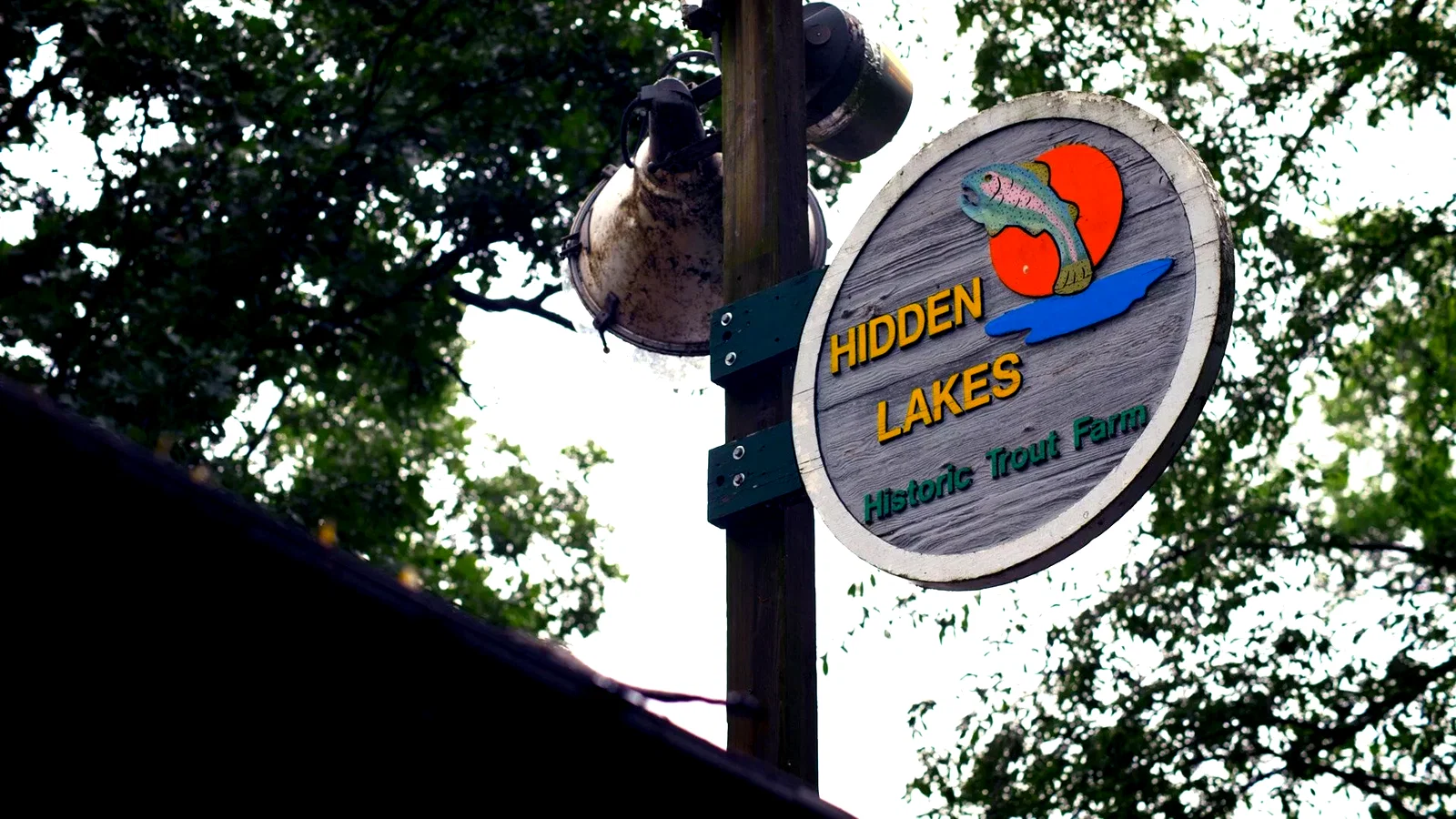 Photo du film : He Who Lives In Hidden Lakes