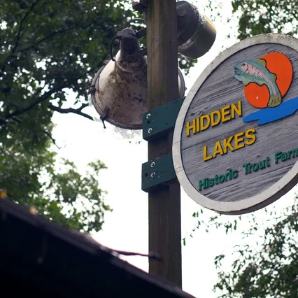 Miniature photo du film : He Who Lives In Hidden Lakes