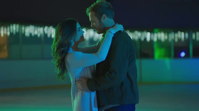 Photo 2 du film : Un baiser pour Noël
