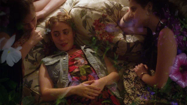Photo 4 du film : The World Is Full of Secrets