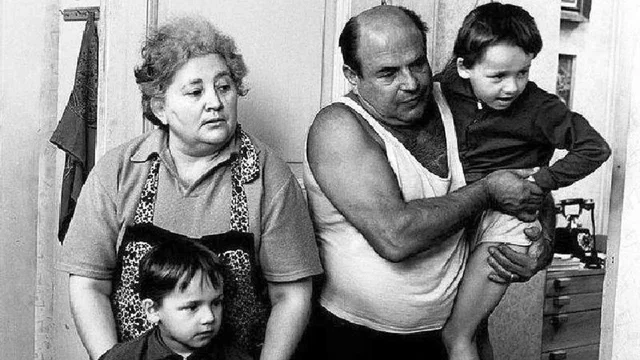 Photo 2 du film : La famille homolka