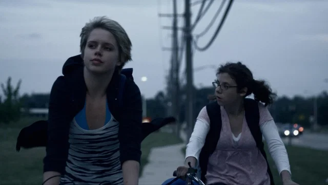 Photo 2 du film : The Myth of the American Sleepover