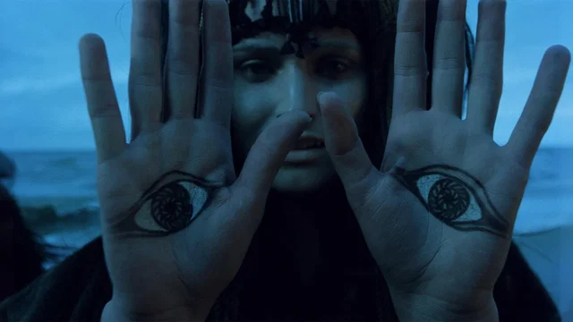 Photo 4 du film : Sur le globe d'argent