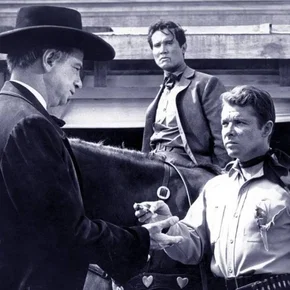 Photo du film : L'etoile brisee