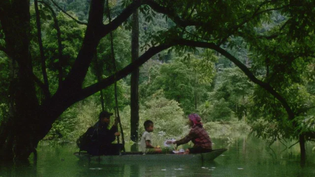 Photo 3 du film : Hair, Paper, Water…