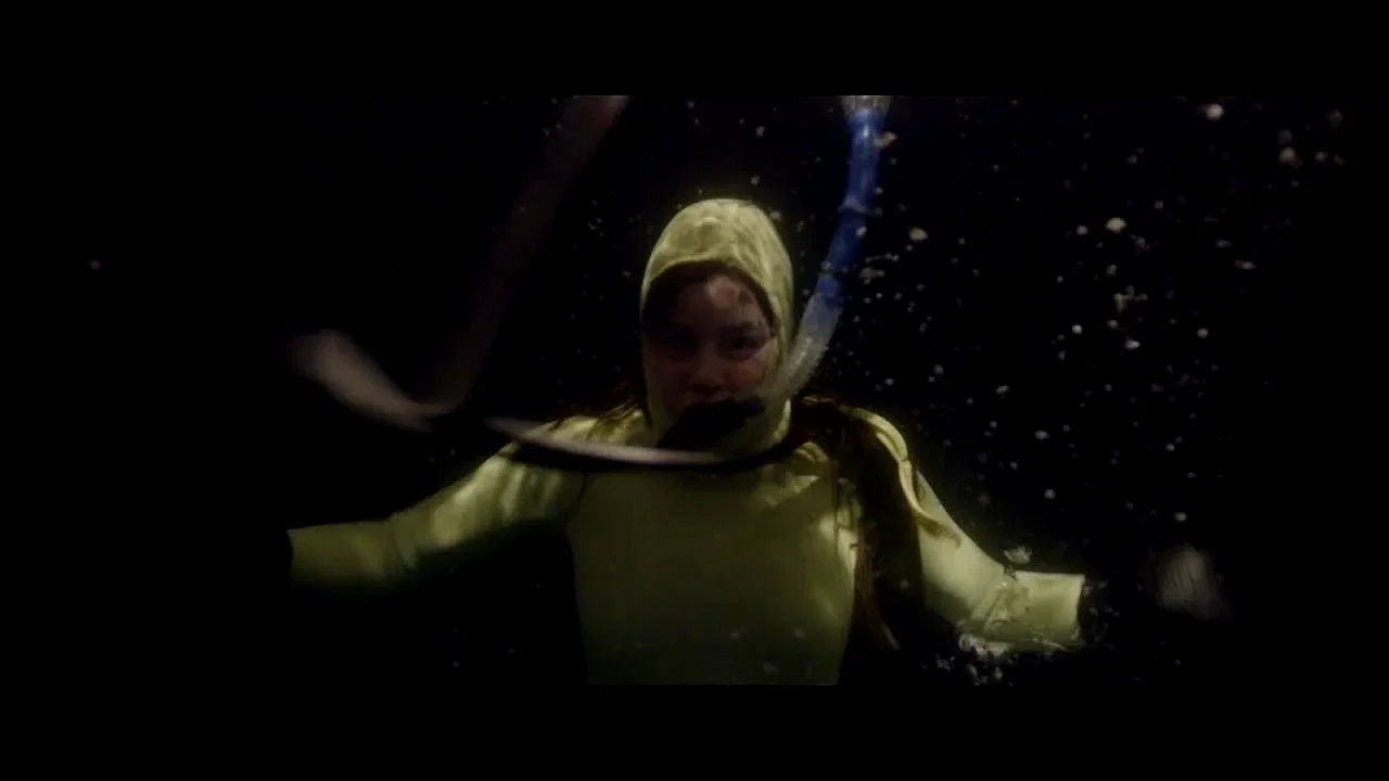 Photo 2 du film : The Dark Below