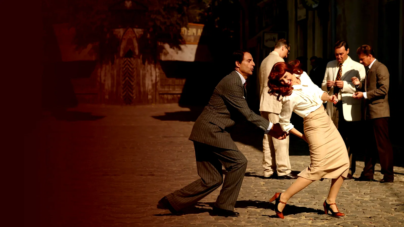 Photo 2 du film : Closer To The Moon
