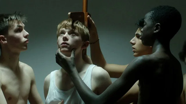 Photo 4 du film : Petit Homme