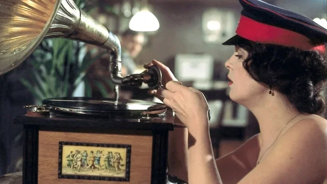 Photo 2 du film : La Femme du chef de gare