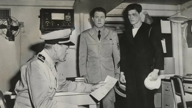 Photo 2 du film : La marine est dans le lac
