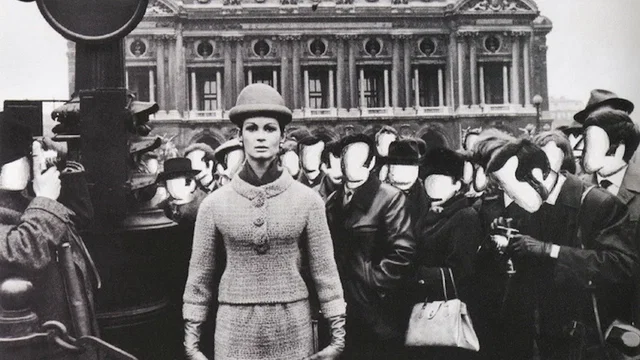 Photo 2 du film : In and out of fashion