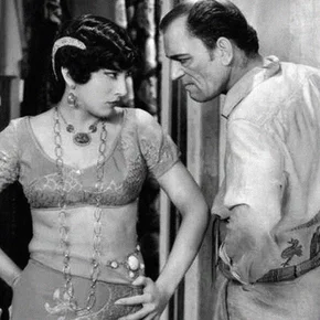 Photo du film : Loin vers l'Est