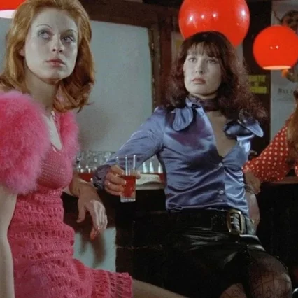 Miniature photo du film : Les confidences erotiques d'un lit trop accueillant
