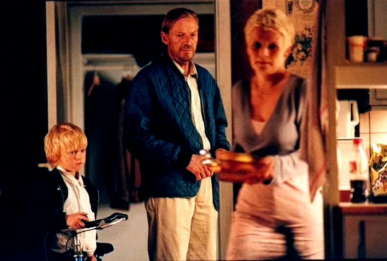 Photo 2 du film : The bench