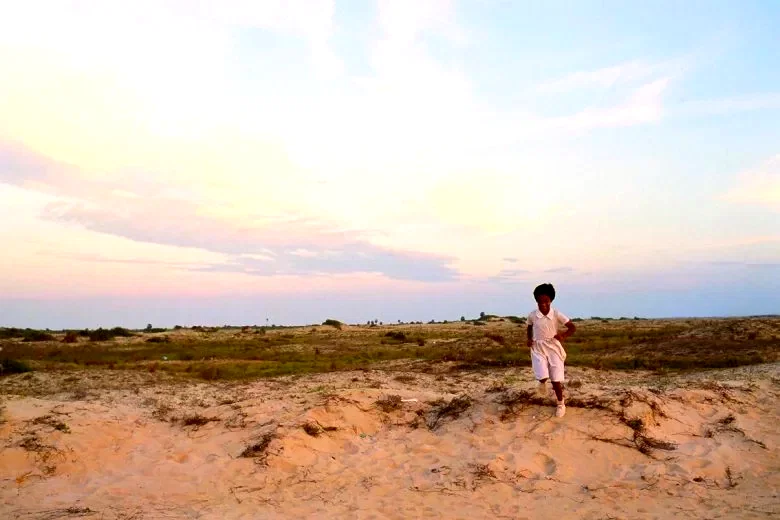 Photo 2 du film : La terre abandonnée