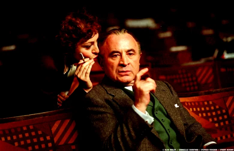 Photo 5 du film : Madame Henderson présente