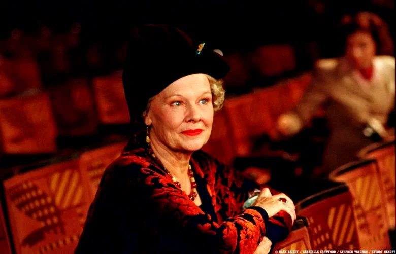 Photo 9 du film : Madame Henderson présente
