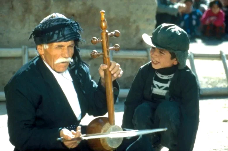 Photo 2 du film : Les chants du pays de ma mere