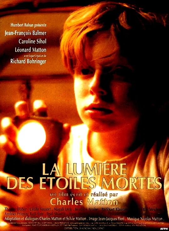 Affiche du film : La lumière des étoiles mortes