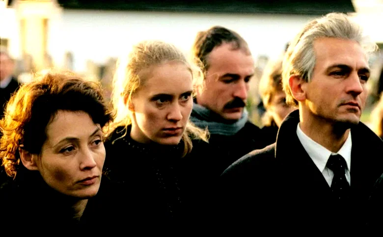 Photo 9 du film : Heimat 3 : le peuple le plus heureux