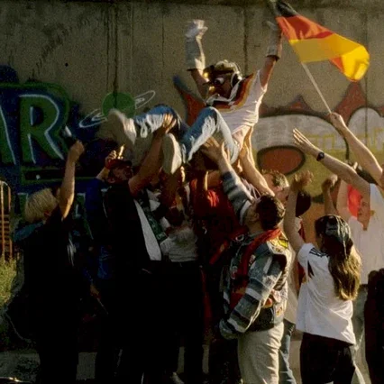 Miniature photo du film : Heimat 3 : le peuple le plus heureux
