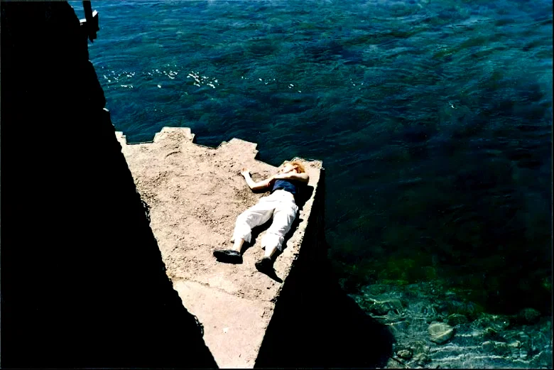 Photo 3 du film : Somewhere in between