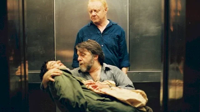 Photo 12 du film : La raison du plus faible