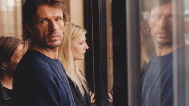 Photo 17 du film : Il est plus facile pour un chameau...