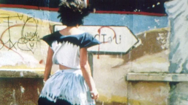 Photo 5 du film : Paris, mon petit corps est bien las de ce grand monde