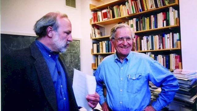 Photo 2 du film : Noam chomsky : pouvoir et terreur