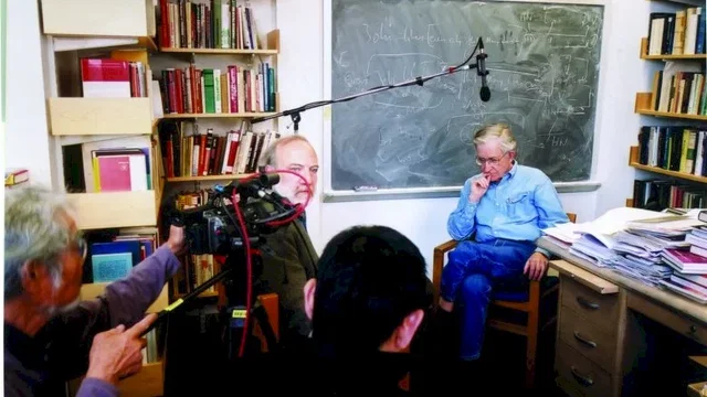 Photo 5 du film : Noam chomsky : pouvoir et terreur