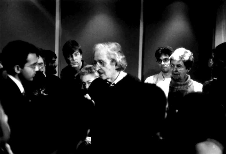 Photo du film : Noam chomsky : pouvoir et terreur