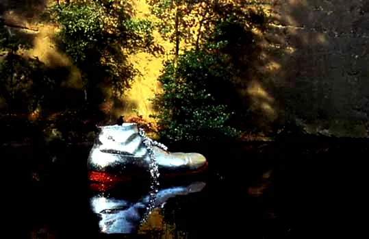 Photo 2 du film : Darkly noon