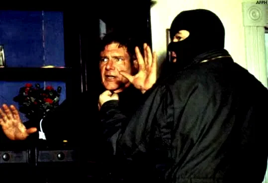 Photo 2 du film : Ennemis rapproches